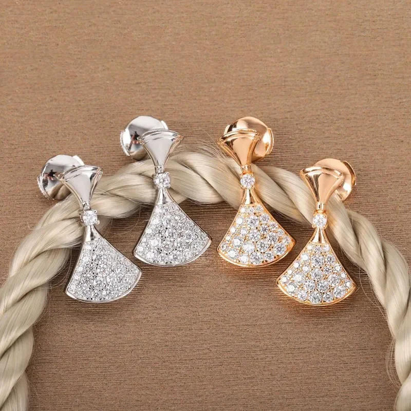 

Модный дизайн, маленькие серьги в виде юбки из стерлингового серебра 925 пробы для женщин, темпераментные Роскошные брендовые ювелирные изделия