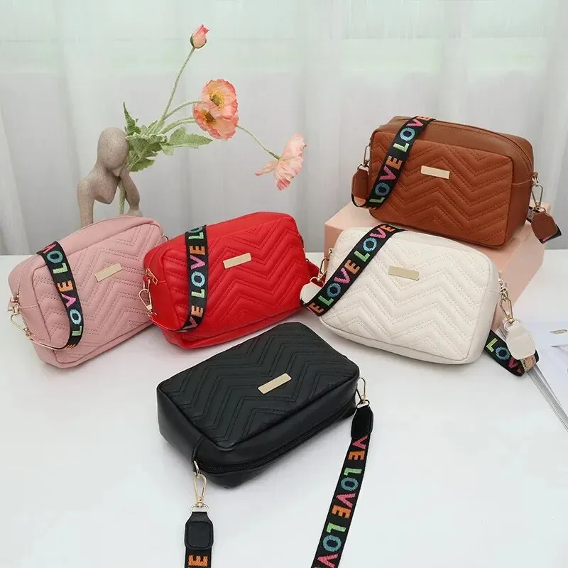 Embroidered PU Camera Bag, Small Square Shoulder Bag, Casual and Versatile
