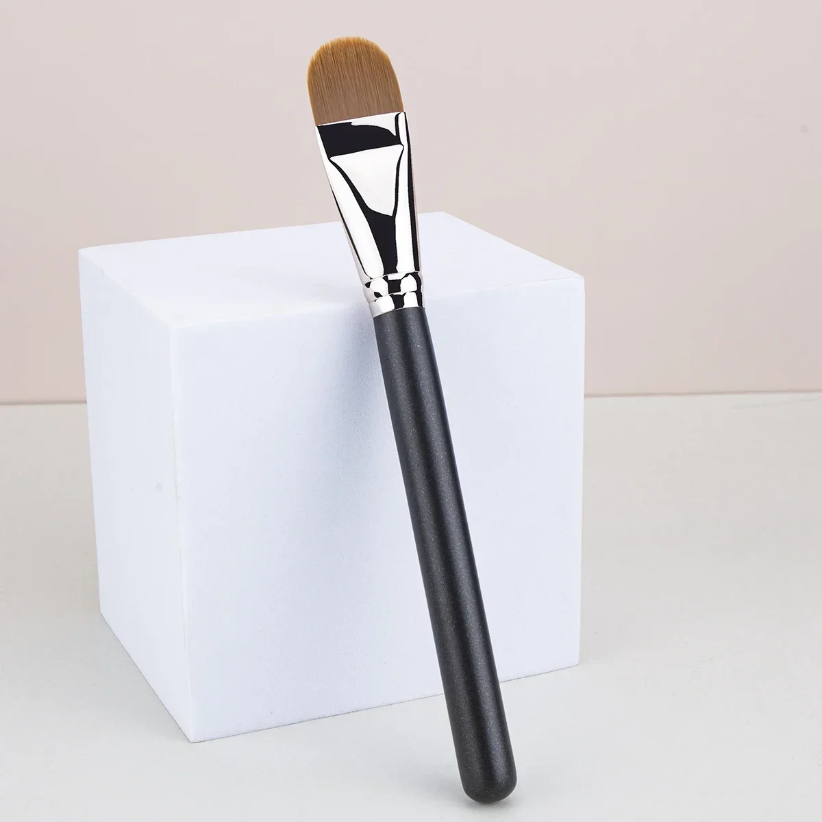 Ultra Thin Foundation Brush Lightweight and Thin Face Contour Brush Flat Contour Brush Blending Foundation Cream Makeup Brushes 4