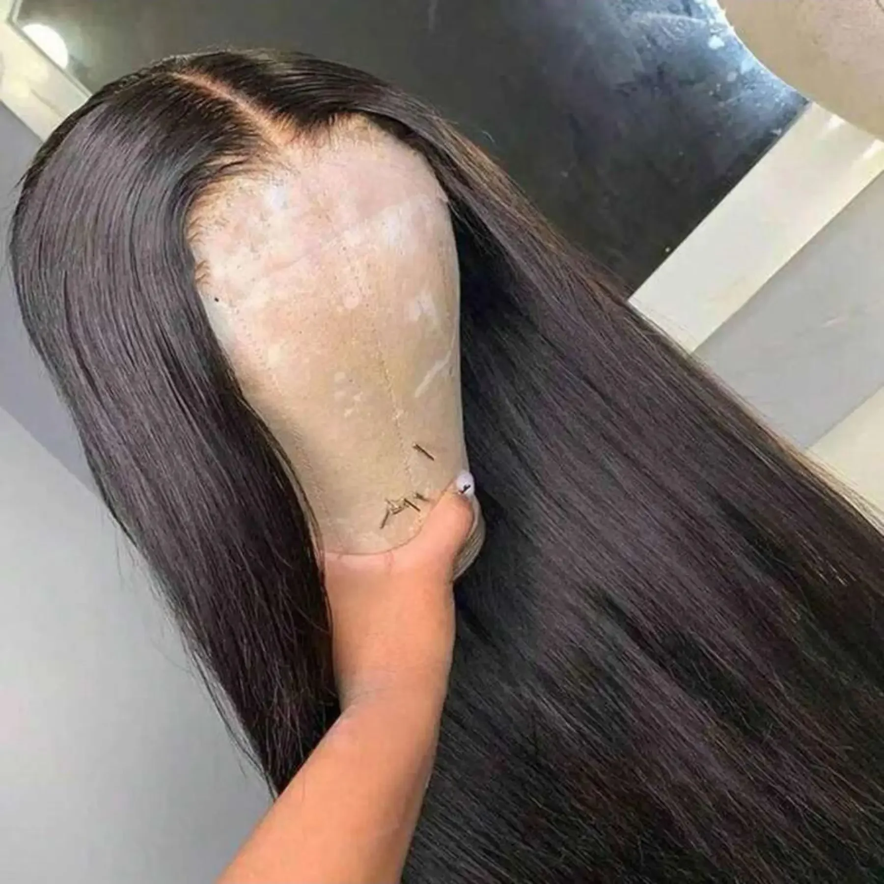 Parrucca Sintetica con Frontale in Pizzo 13X4X1 per Donne, Capelli Lisci e Morbidi, Linea dei Capelli Naturale, Baby Hair, Nodi Decolorati, Cosplay, Senza Colla - immagine 3