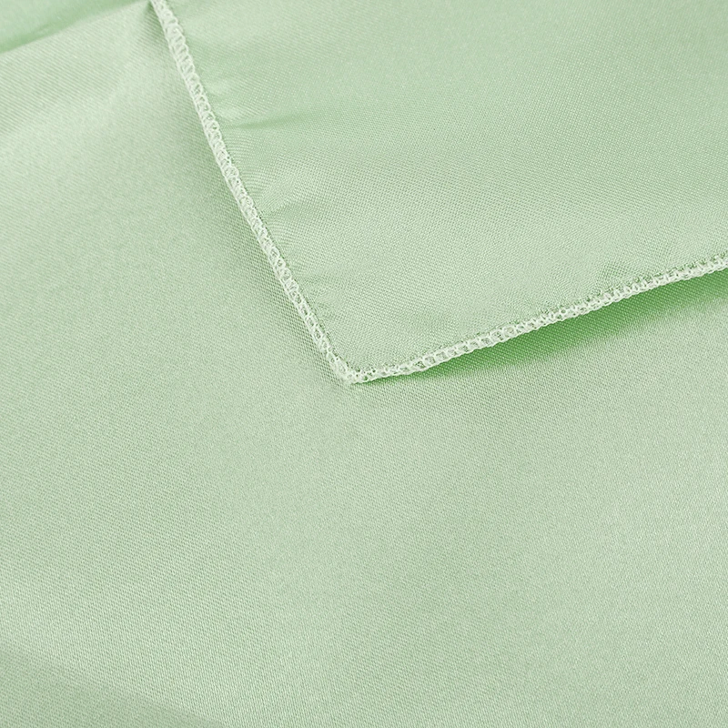 12PCS 크리스마스 새틴 냅킨 12x12 인치 로맨틱 결혼식을위한 부드러운 테이블 냅킨 파티 저녁 식사 테이블 장식