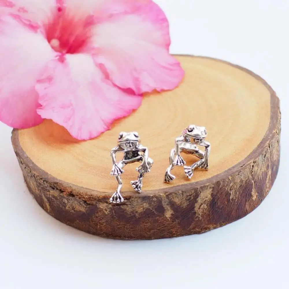 

Frog Earrings Suitable For Both Women And Men Perfect Gift Gothic Rising Trend Funny Must-have Gothic Ear Piercing Retro Cute