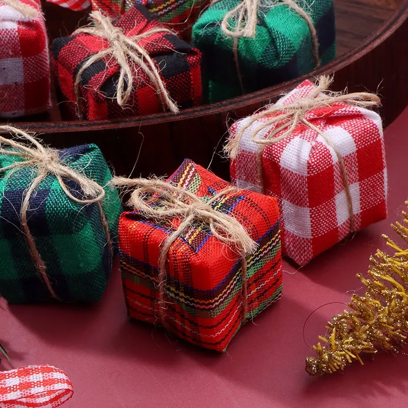 New 2/4PCS 1/12 Scale Dollhouse Miniature Christmas Cotton Linen Gift Box Pretend Play Toy Holiday Party Scene Decor Accessories