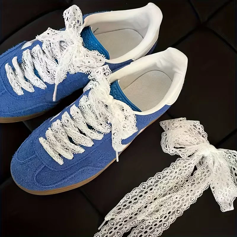 2 Paar elegante weiße Spitzen-Schnürsenkel – 47,24 Zoll langer koreanischer V-Ausschnitt, für Sneakers, flache Hochzeitsschuhe – Detail 4