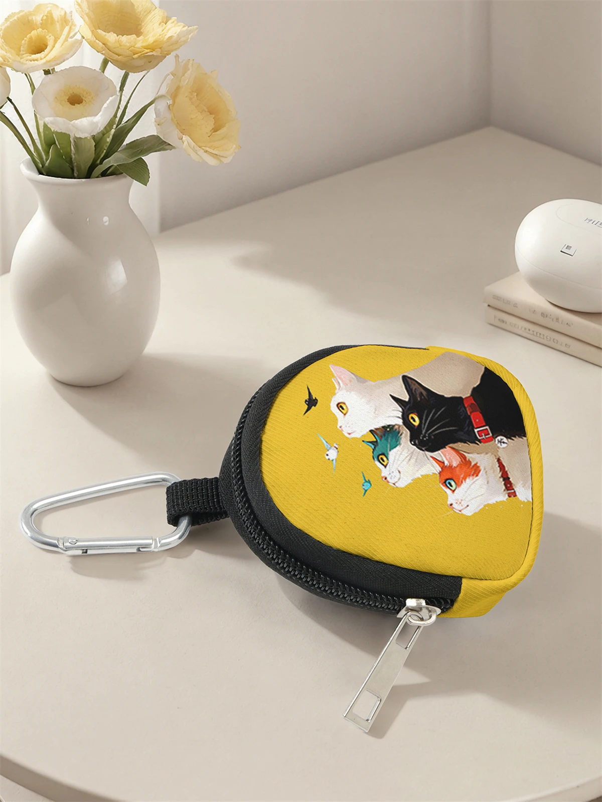 Cat pattern printed mini wallet, zipper change bag with hook clip, headphone key bag, suitable for men and women