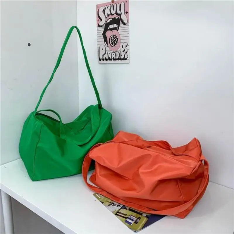 Рисунок 5 - Вместительная спортивная сумка