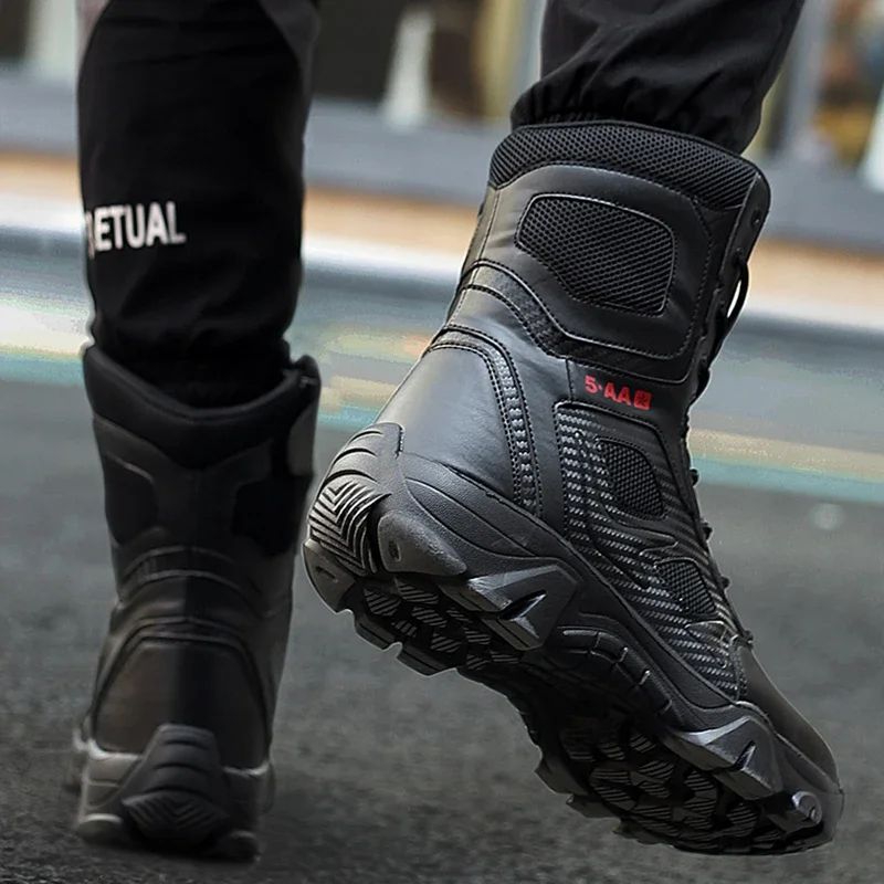 2024 New Men's Tactical Boots Autumn Lightweight Plus Size