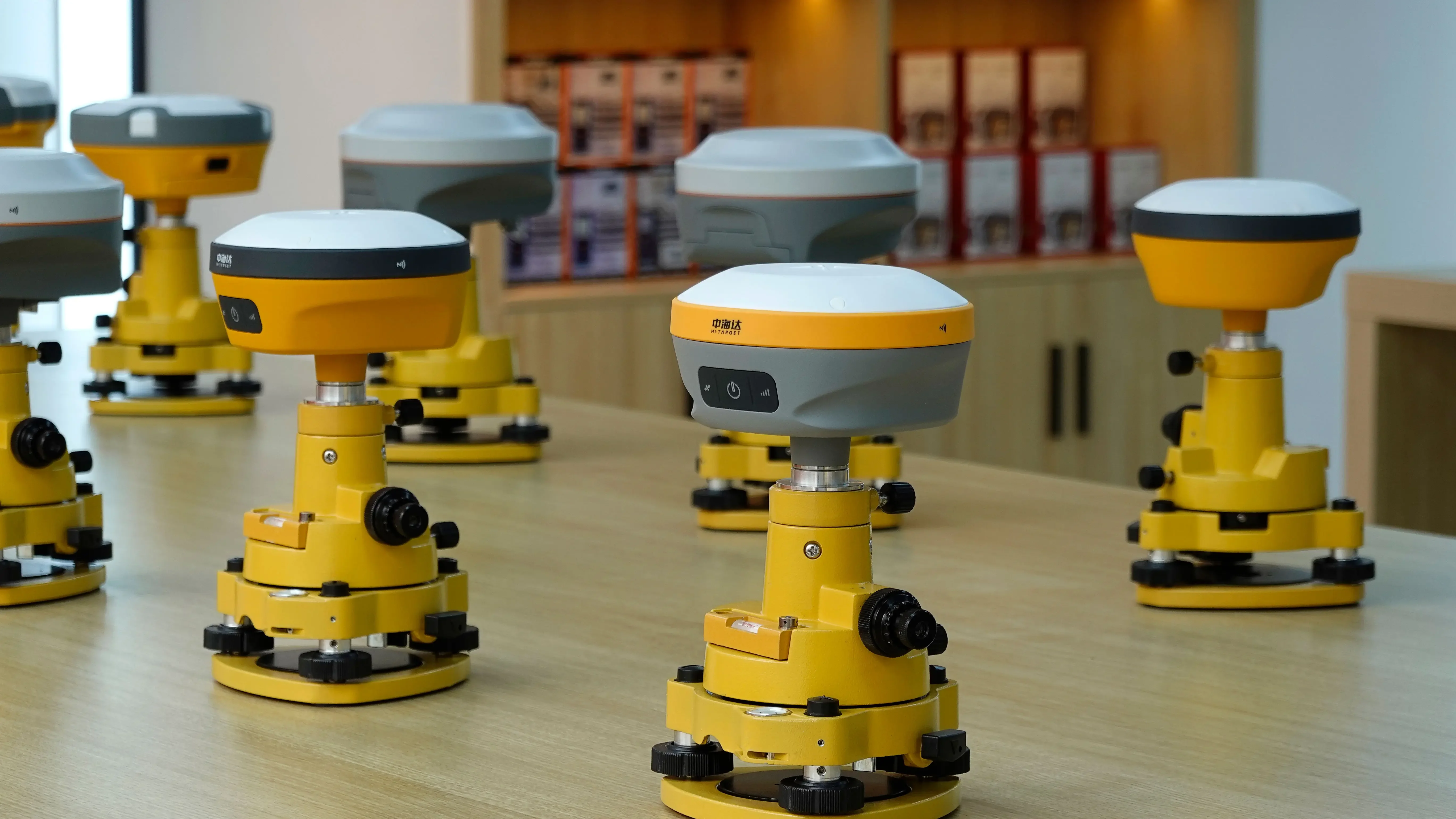 Total Station NTS-332R10 1000m Prism-free Bluetooth High-precision Reflectorles