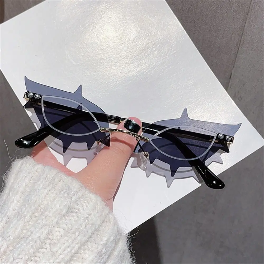 ��Ű ��Ƽ ���� ���۶�, �ػ� �� ������ũ ���۶�, ���� Y2k ���۶�, ���� ���� �����Ӹ��� ƾƼ�� ����