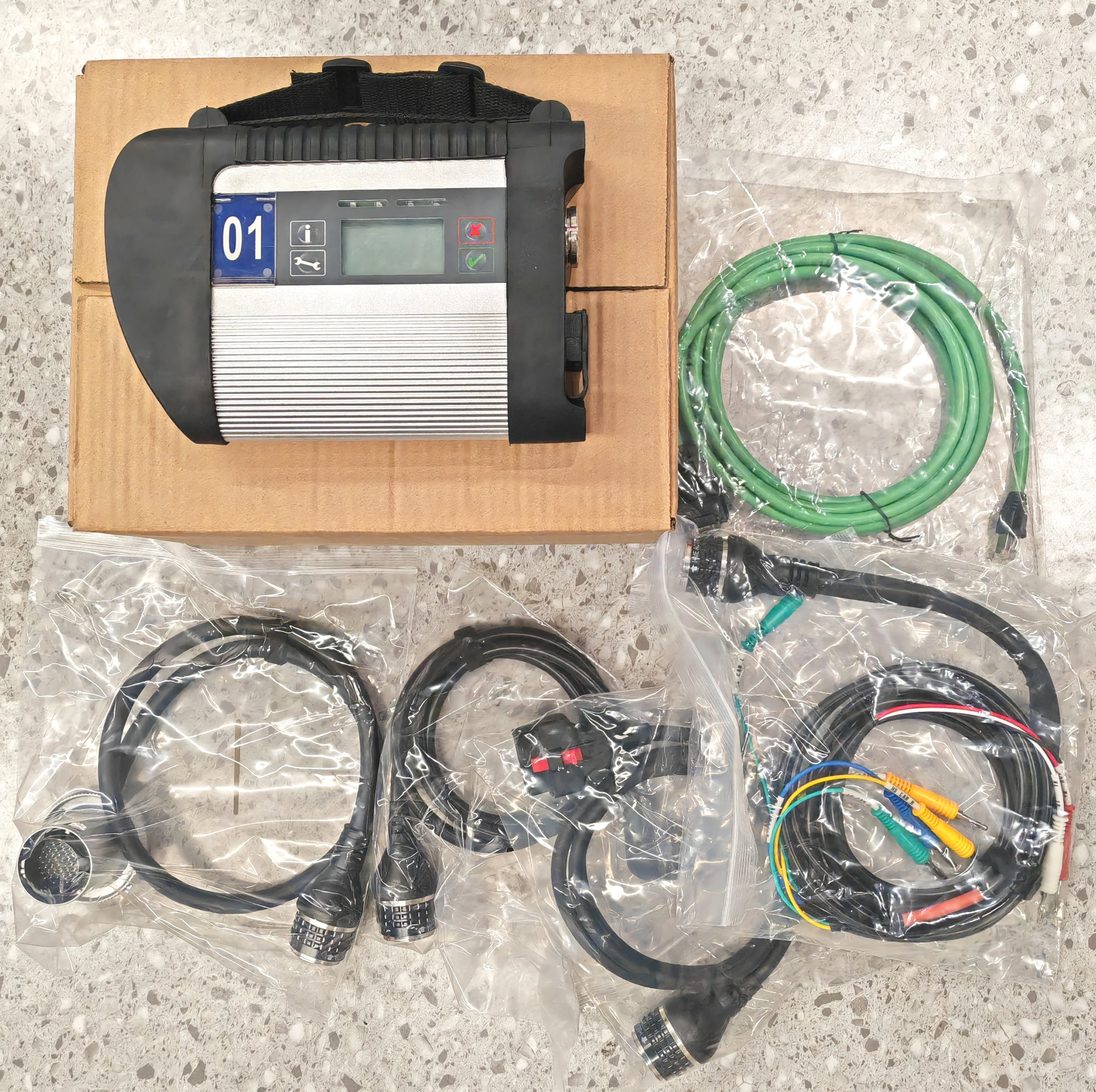 WiFi MB Star C4 SD Connect Multiplexer with Xentry Software .09V for benz Diagnosis & Programming Tools PLUS FZ-G1 Toughpad