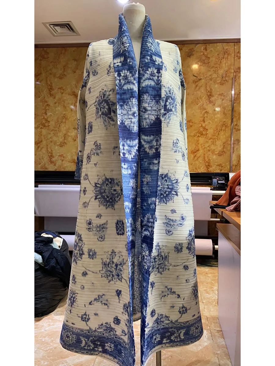 Miyake Pleated Vintage Printed Turn-down Collar Long Sleeve Long Jacket Women Designer Abaya New Dubai Fashion Plus Size Coats 6