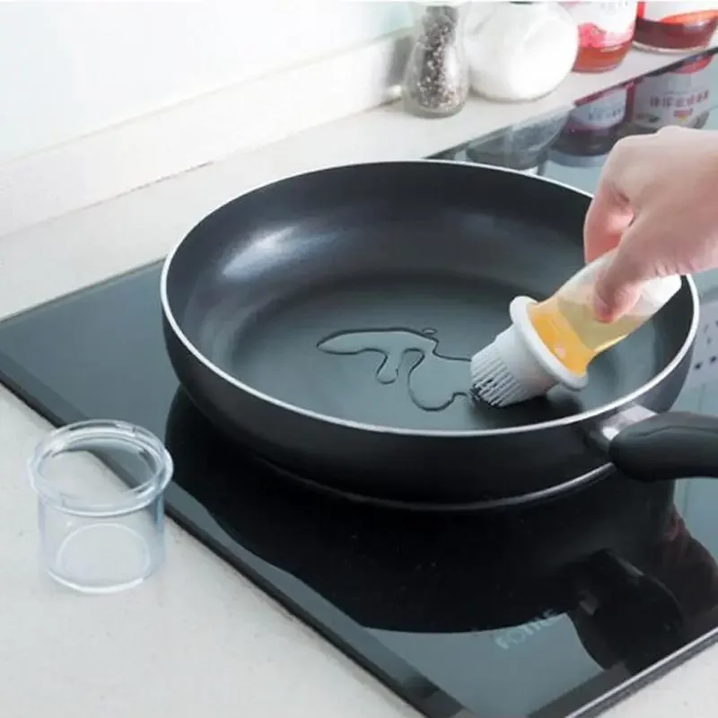 Silicone BBQ Grill Oil Bottle with Brushes BBQ Heat Resistant Baking Oil Brushes with Case Kitchen Tools Cover Tool
