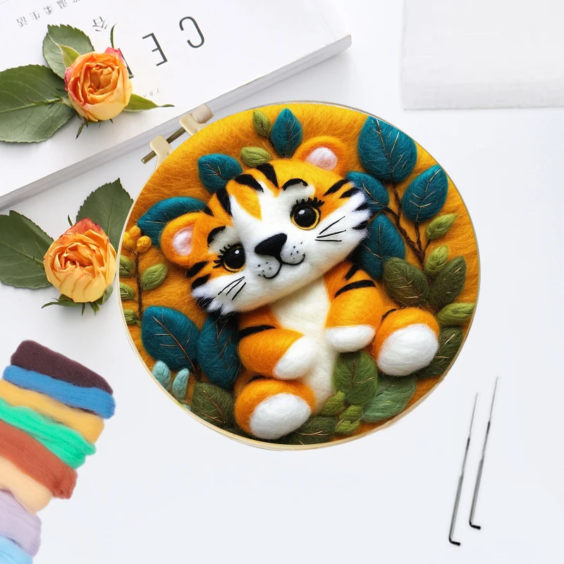 CHENISTORY Felt Painting Kit For Beginners Dog Tiger Wolf Animal Wool Felt Painting Set With Wool Needle Felting Kit Home Decor