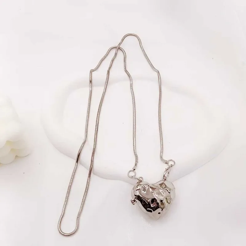 Metal Love Bag Mini Lipstick Bag Chain Crossbody Shoulder Bags Handbag Purse Waist Bags Women Makeup Jewelry Bolsa