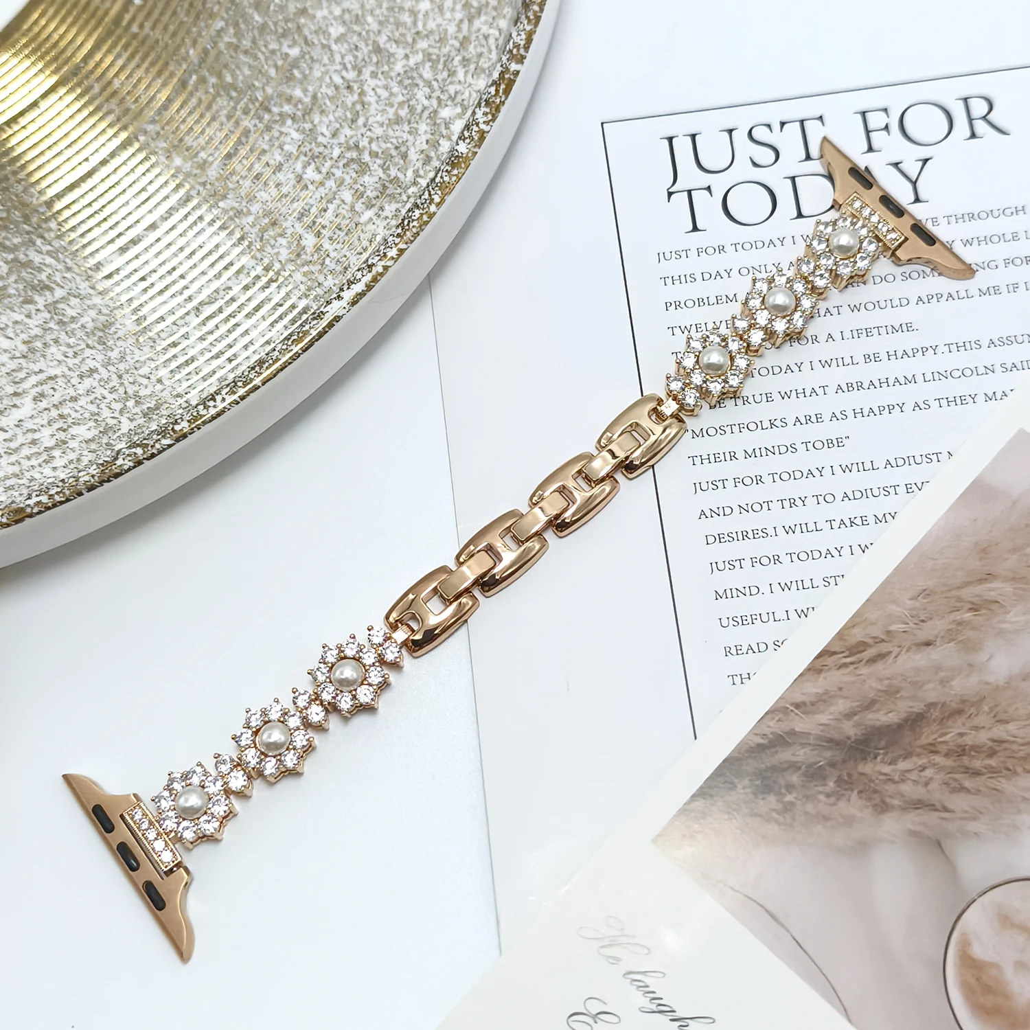 Luxury Zircon Bracelet with Fashionable Copper Metal Strap