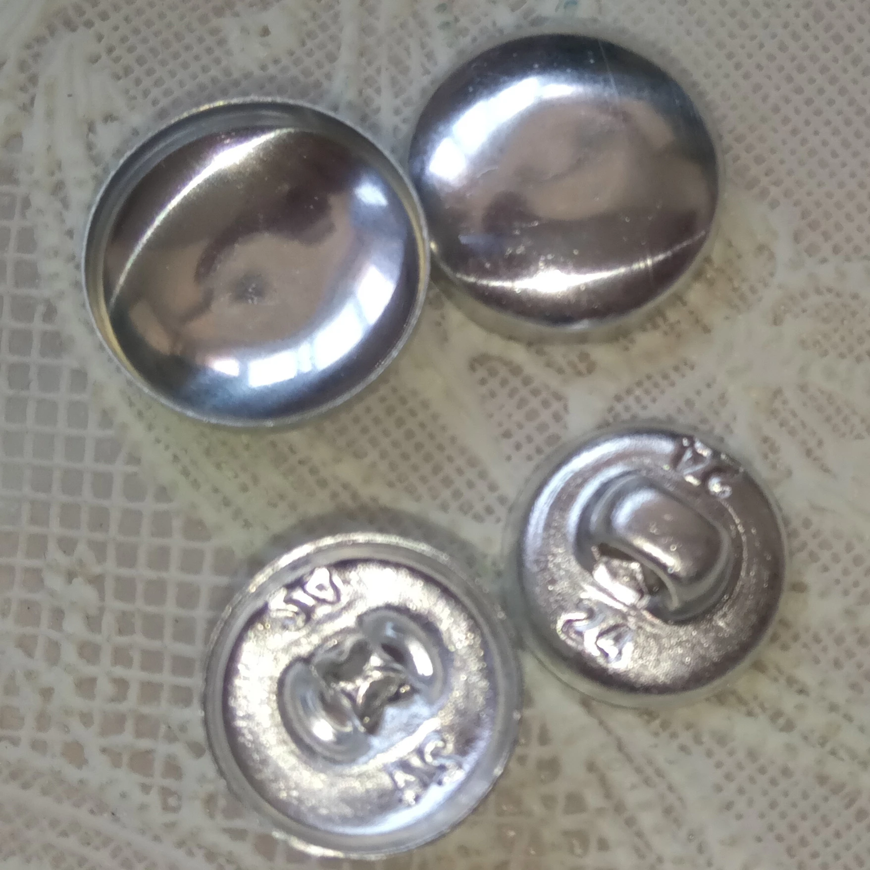 500pcs Sets/lot #16-80 DIY handmade fabric buttons Bread Shape Round Fabric Covered Cloth Button Cover Metal 4 Back Buttons 13s