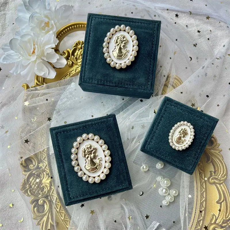 

Vintage Velvet Jewelry Box Ring Pendant Bracelet Necklace Display Organizer Storage Packaging Box Wedding Ring Box Woman Gift