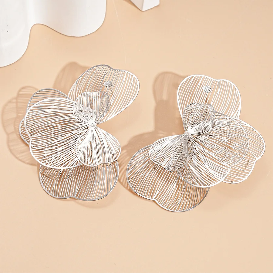 Elegant Multi Layer Metal Petal Flower Stud Earrings for Women Creative Gold Color Hollow Floral Piercing Earrings Jewelry Gifts