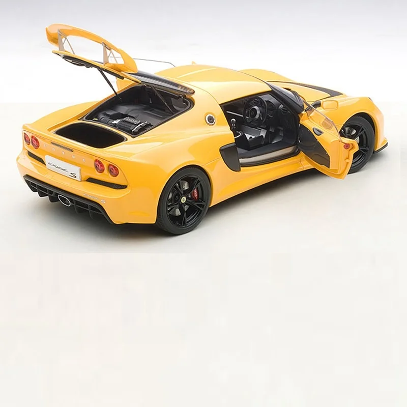 オートアート　ロータス　エキシージ　s イエロー 1/18 ミニカー Amazon | AUTOart 1/18 ロータス エキシージ S レッド 完成品