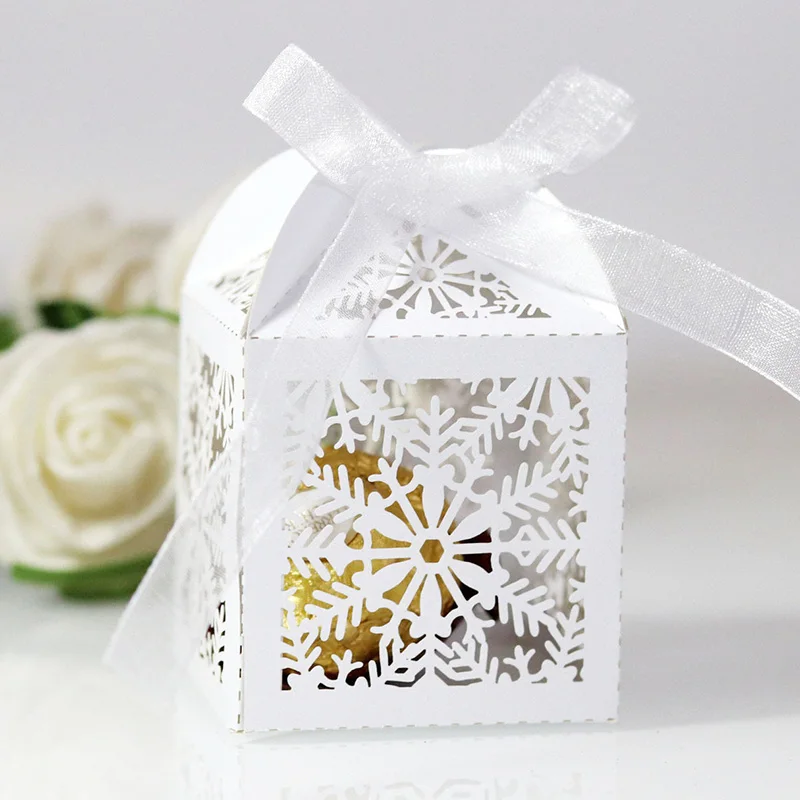 50Pcs Laser Cut Christmas Snowflake Candy Box Carriage Chocolate Favor ...