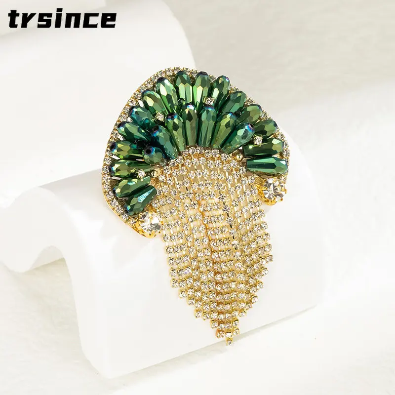 Klasyczna kryształki górskie broszka z frędzlami luksusowa kreatywność broszki z frędzlami świecąca biżuteria dla damskiej przypinki