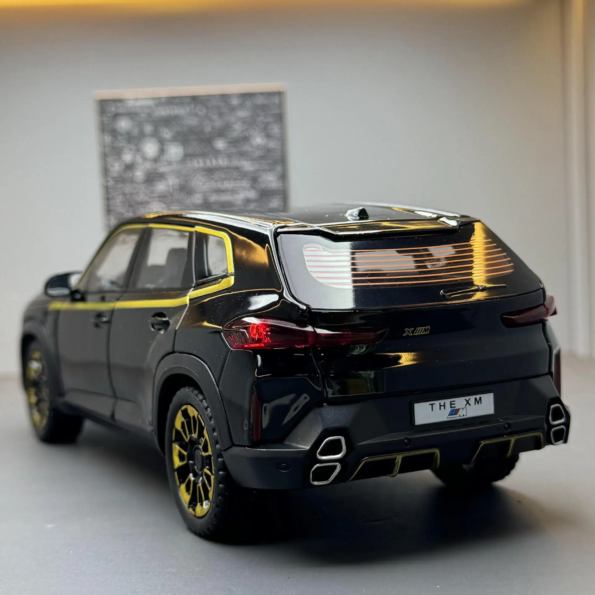 JAMARA 402222 BMW XM 1:24 2,4GHz - ferngesteuertes Auto, RC Car, Kinder Spielzeugauto mit Fernbedienung, Modellauto, Geschenk für Kinder, Sportauto, Originalgetreue Lackierung