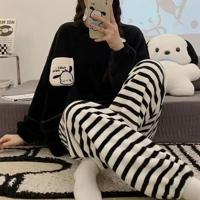 

Пижама Sanrio полако Женская Осень/Зима 2023 Новинка коралловый бархат плюш утолщенный зимний полосатый комплект фланелевая большая домашняя одежда
