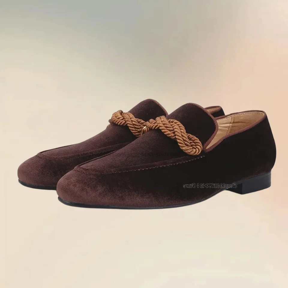 

Brown Handcraft Rape Decor Flock Loafers Fashion Comfort Slip On Men Shoes Novel Party Runway Banquet Low Top Men Casual Shoes