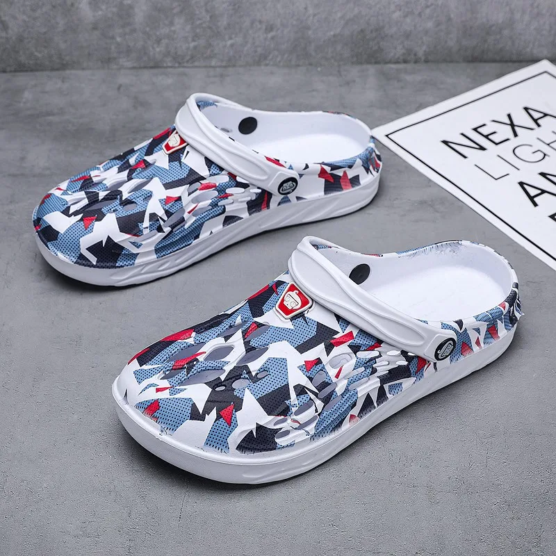 Men Sandals Outdoor Summer Beach Slippers Soft Bottom Hollow Garden Clogs Shoes Big Size Sports Slippers