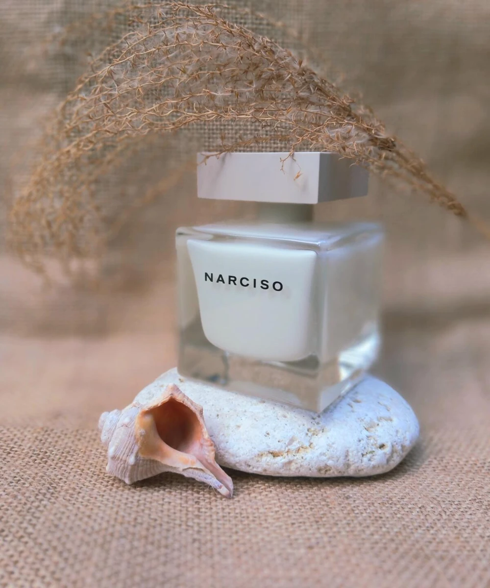 Luxury Refillable Perfume Bottle and Gift Box – Crystal Glass Spray Container with Weig... - SKU PGBB0946 - UGI Packaging