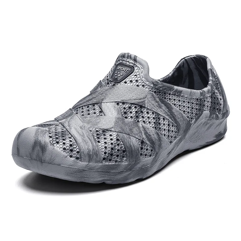 

Old Design Men Sandals New Beach Hole Shoes Summer Fashion Summer Cool Footwear Non-Slip Soft Bottom Sandalias Hombre