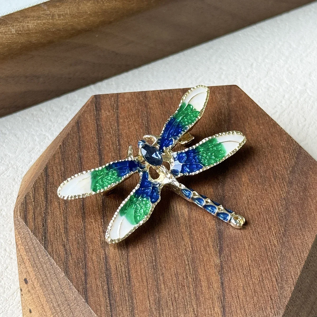 Fashion Enamel Dragonfly Brooches Women Men Delicate Insect