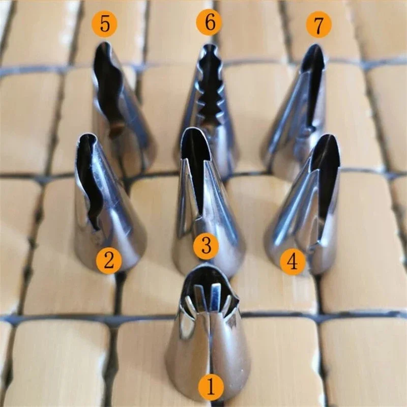 Description Picture 6 of item8pcs/set Wedding Russian Nozzles Pastry Puff Skirt Icing Piping Nozzles Pastry Decorating Tips Cake Cupcake Decorator Tool