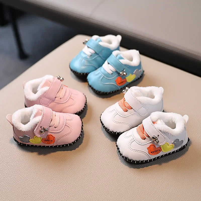 

Winter newborn baby cotton shoes with plush soft soles 0-1 year old baby walking shoes for both boys and girls do not come off