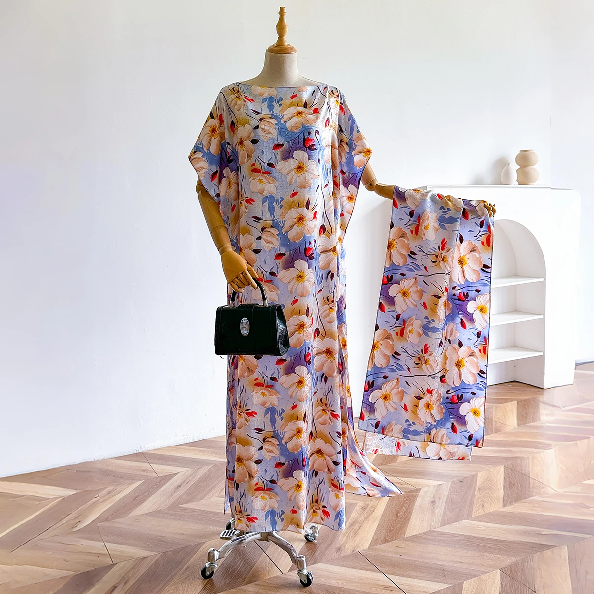 New Fashion Hot Summer Scraves For women Plus Size Luxury Design 2025 Casual Print Vintage Elegant Floral Female Scraf