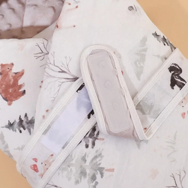 Thickened Baby Wrap Blanket for Newborns Winter Outdoor Windproof Baby Swaddle Blanket Delivery Room Infant Wrap