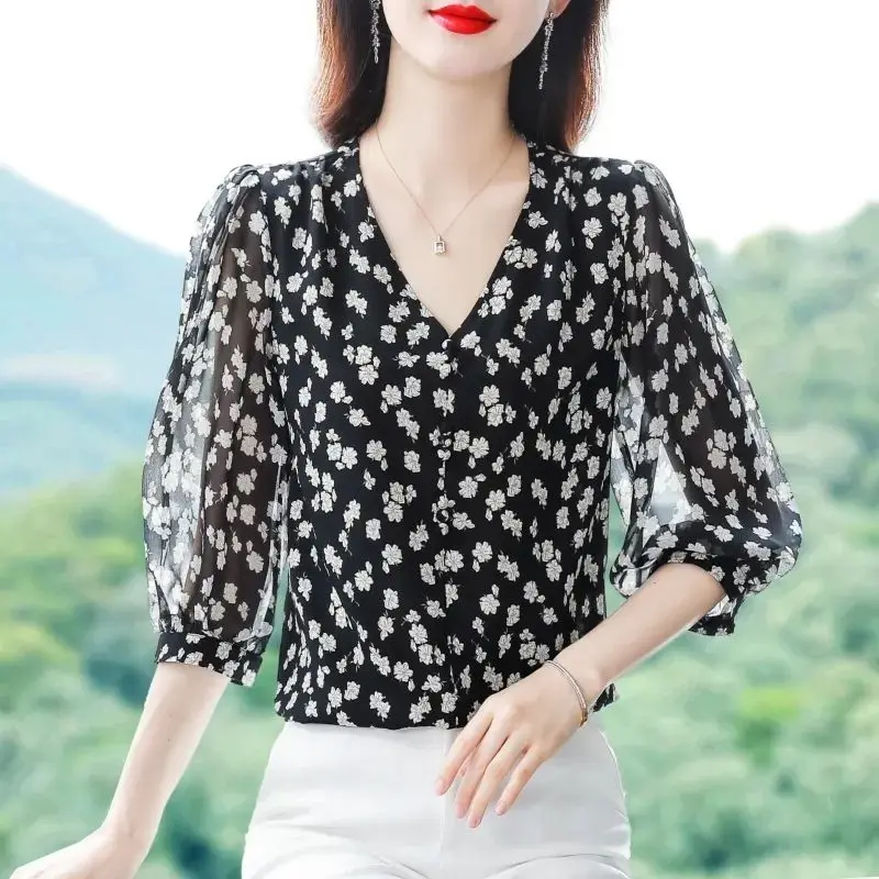 

Prairie Chic Chiffon T-Shirt Women's Summer Fragmented Flowers Printed Three Quarter Sleeve Black Versatile Loose Pullover Tops