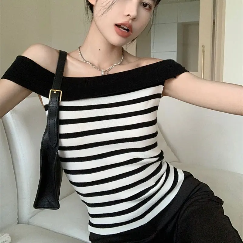 

Summer Chili Girl Style Stripe Strapless Short Sleeved T-shirt Women's Knitwear High Quality Fashion Top Youth Elegant