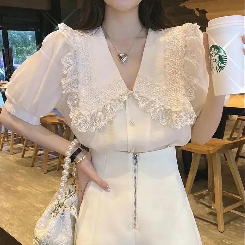 

2024 Summer Elegant Fashion Harajuku Slim Fit Female Clothes Loose Casual Sport All Match Shirt V Neck Lace Short Sleeve Blusa