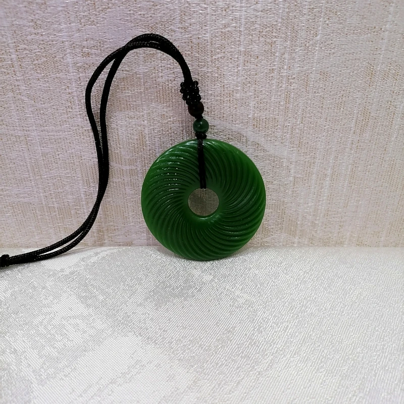 Natural Green Hand Carved Cloud Pattern Safe Buckle Jade Pendant Fashion Boutique Jewelry Men's and Women's Necklace Gift