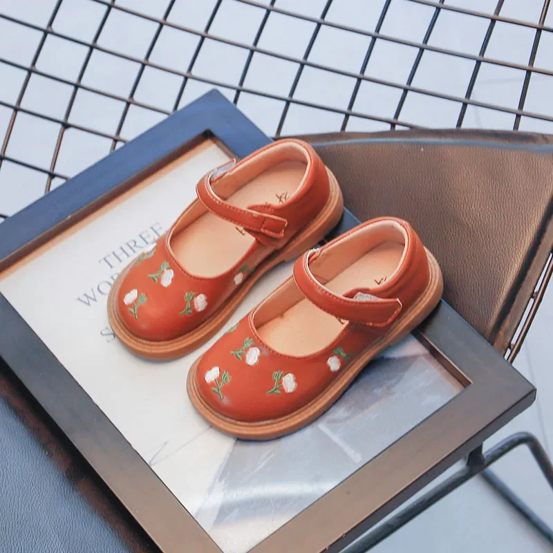 Children's Leather Shoes Vintage Flower Embroidery Cute Simple French Style Girls Casual Shoes 2023 New Kids Fashion Child Shoes