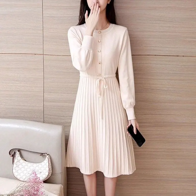 Abiti lavorati a maglia con bottoni o-collo di base autunno inverno tinta unita a-line coulisse abbigliamento donna Casual Fashion Folds Midi Dress 1