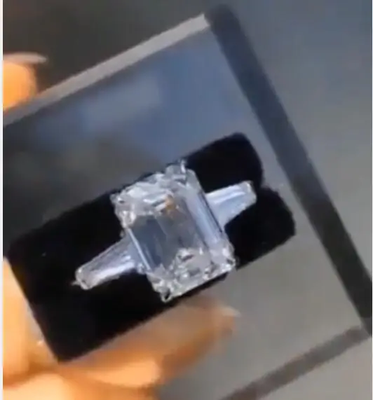 CUSTOM MAKE 10MM CENTER ROUND AND SIDE BAGUETTE CUT WHITE SILVER PLATED 18K GOLD MOISSANITE RING gemstone 모이사나이트 Камни احجار كري