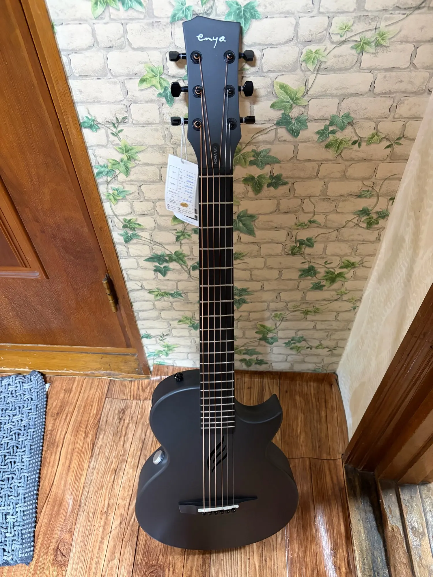 ギター ENYA NOVA GO SP1 Nova Go Sp1: Carbon Fiber Electric Acoustic Travel Guitar