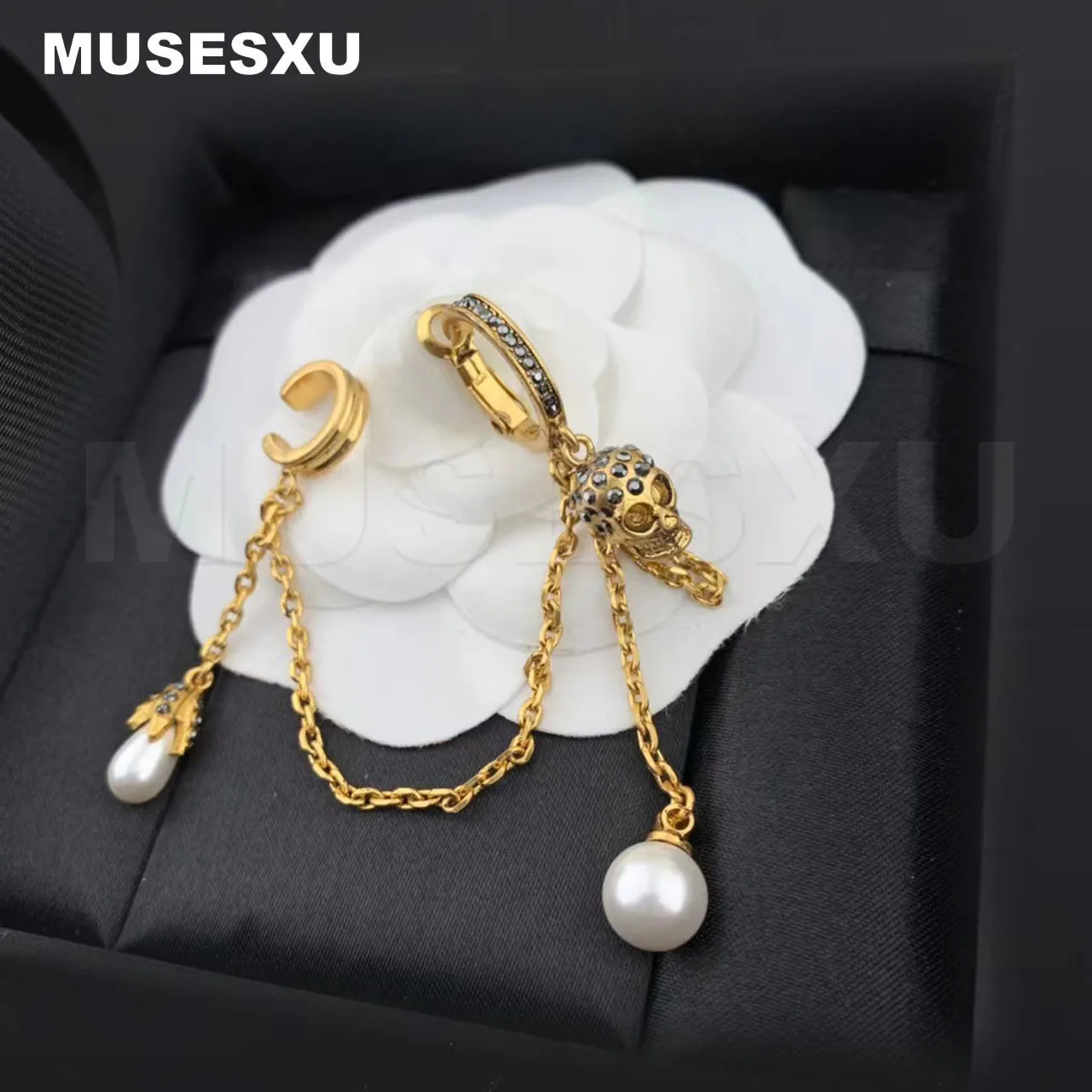

2022 Luxury Fashion Brand Golden Skull & Pearl Pendant Unilateral Chain Earrings For Women's & Man's Party Gifts