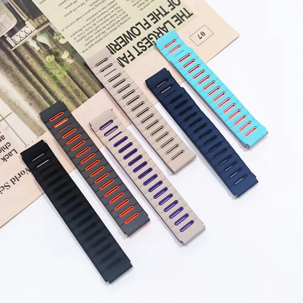 Universal Magnetic Loop Band - 20mm/22mm Silicone Strap