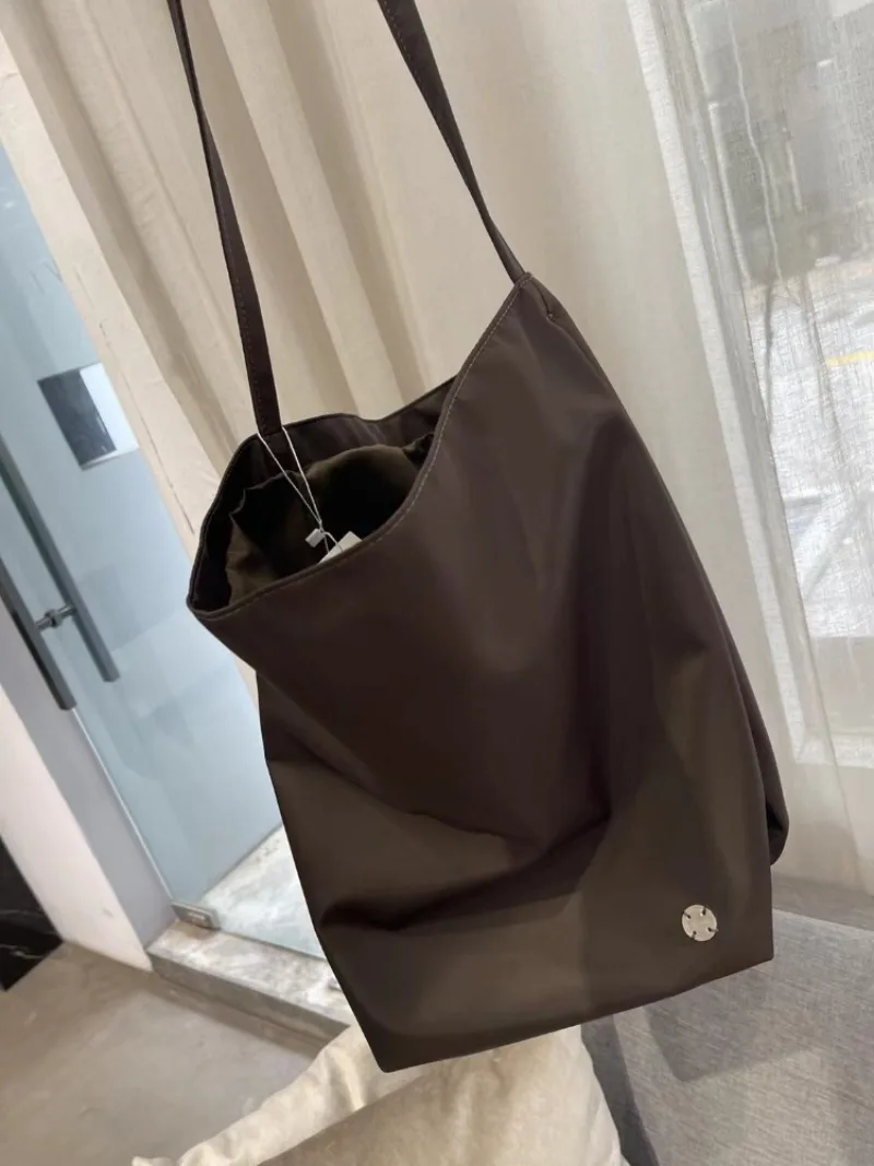 

New Large Capacity Elegant Shop Practical Women Totes Korea Commuter Bucket Underarm Minority Drawstring Simple Single-Shoulder