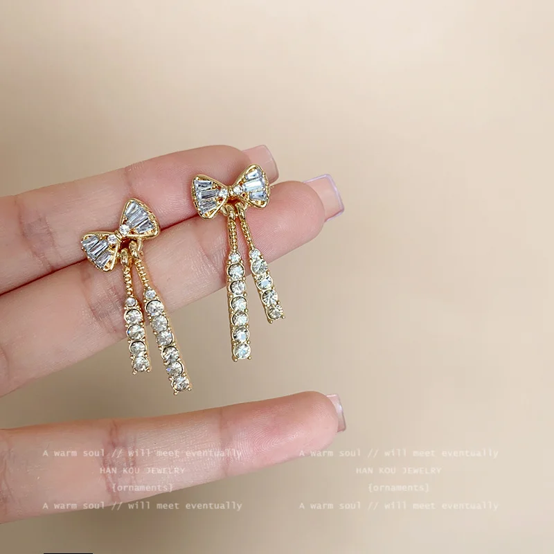 New Gold Color Shiny Bowknot Tassel Stud Earrings For Women Exquisite Rhinestone Bow Dangle Earrings Girls Jewelry Friends Gift