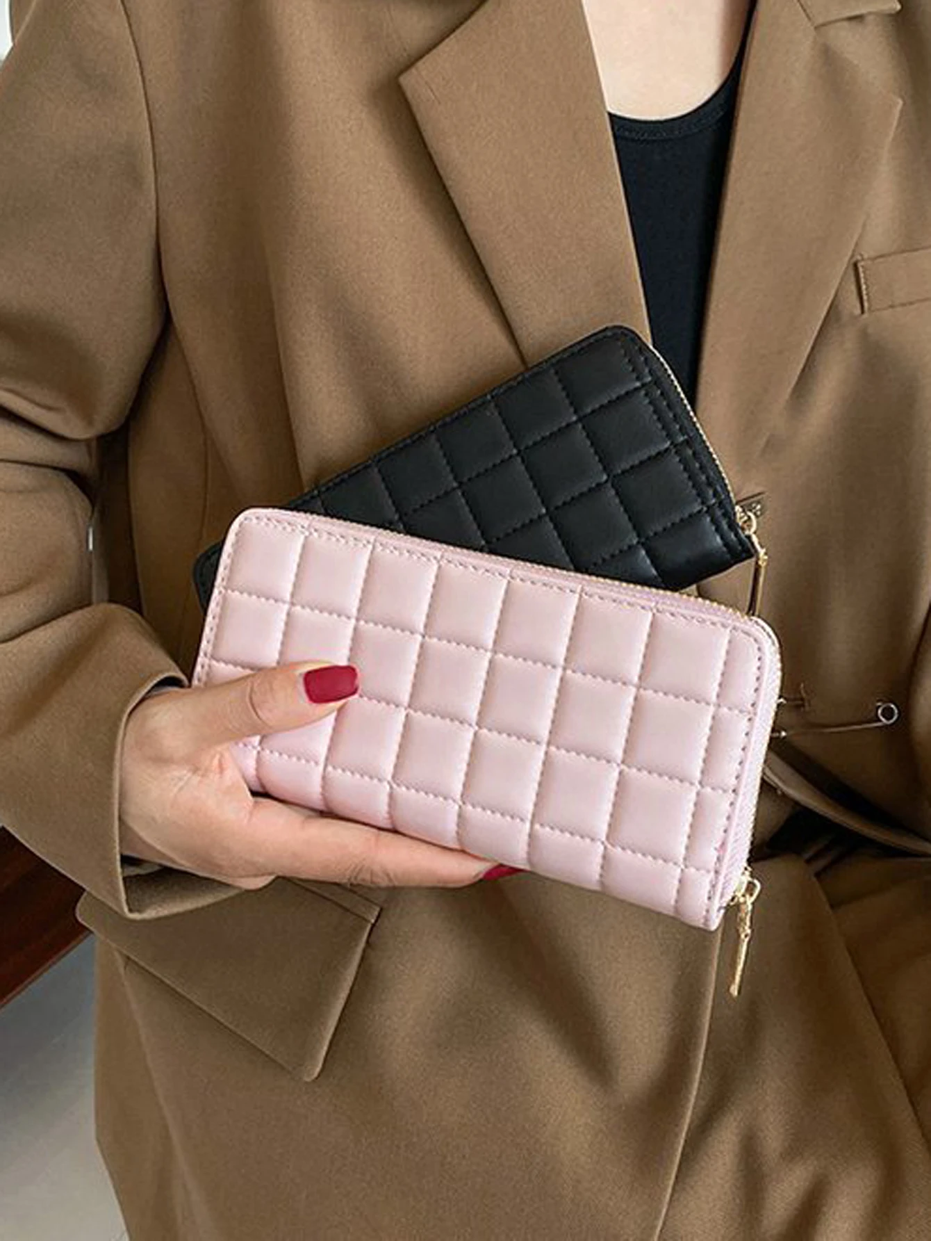 Elegant Quilted Women's Multi-Functional Wallet - Solid Color Long Design
