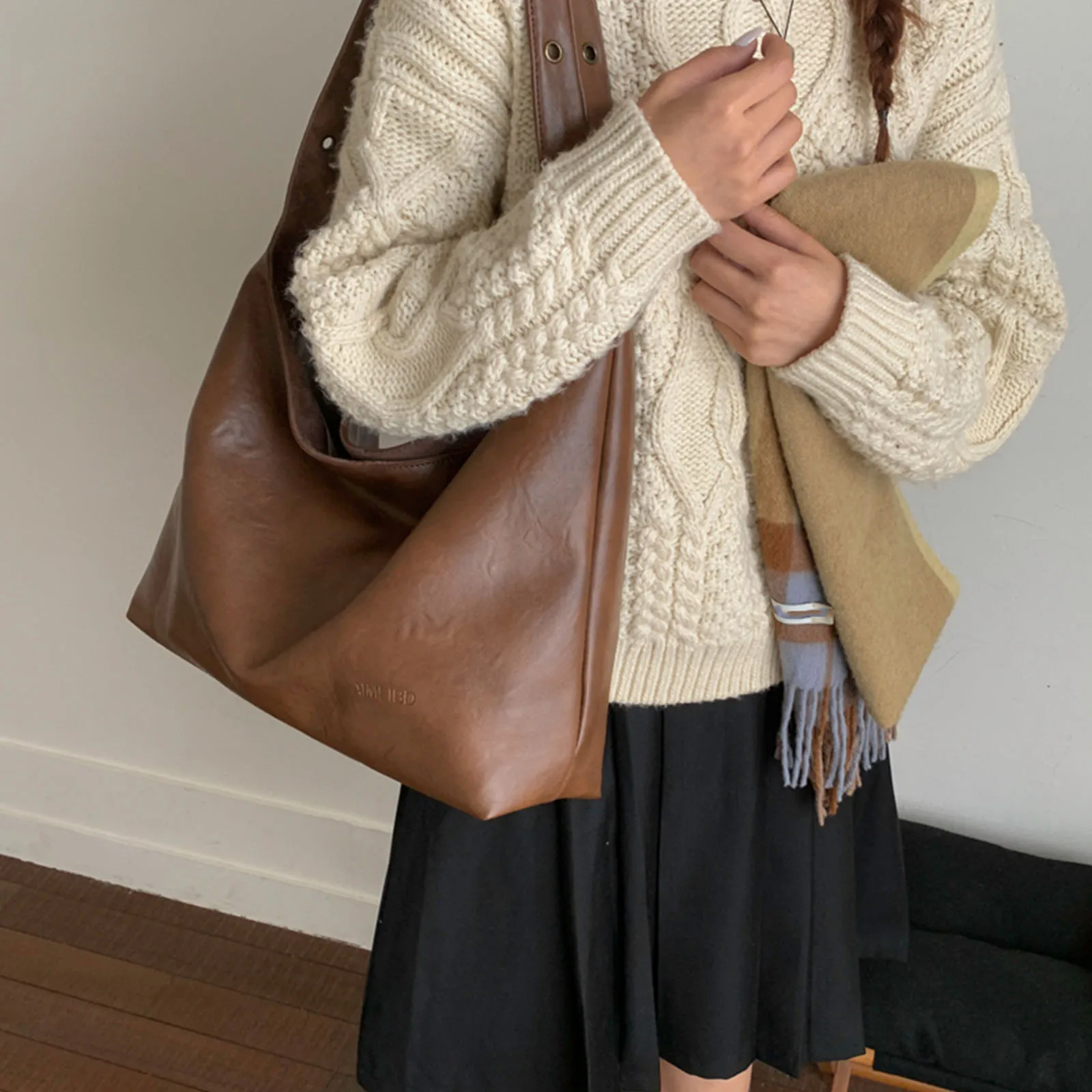 Women PU Leather Solid Color Shoulder Bag Single Shoulder Tote Bag Versatile Underarm Shoulder Bag for Outing Commuting